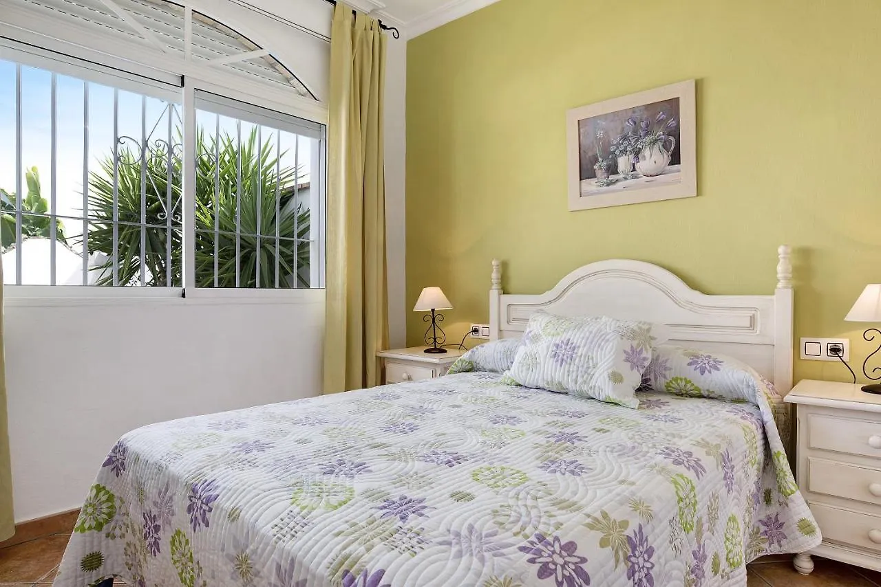 Chalet Fuente3 Piscina Comun Famila コニル・デ・ラ・フロンテラ 0*,  スペイン